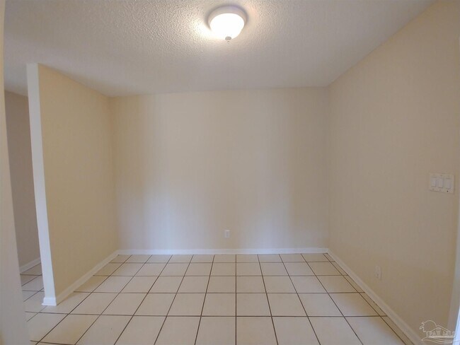 Building Photo - 7110 Moore Ave