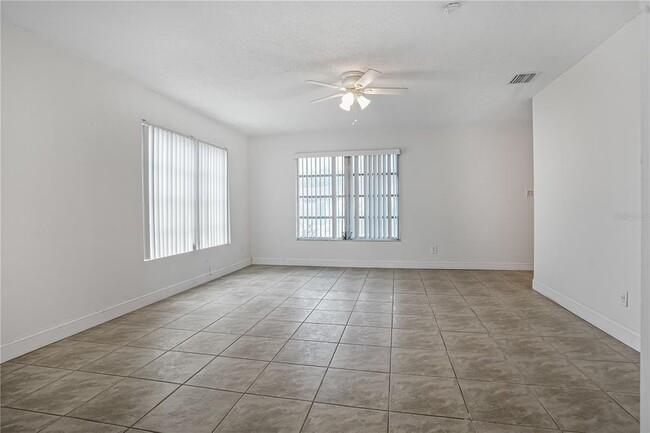 Foto del edificio - 232 Barlow Ave