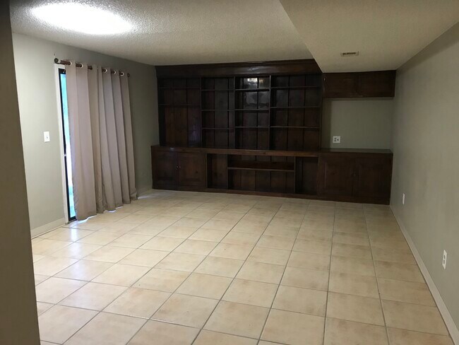 Foto del edificio - 4850 E Wesley Pl