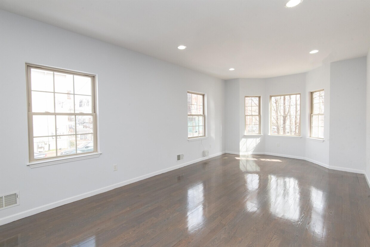 201 Halladay St Unit 1, Jersey City, NJ 07304 Condo for Rent in