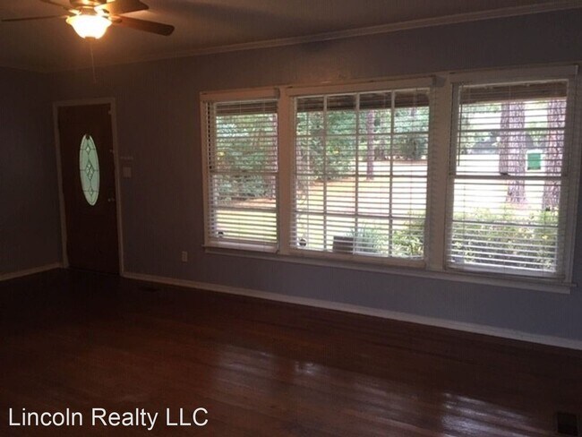 Foto del edificio - 3 br, 2 bath House - 701 W. Alden Ave