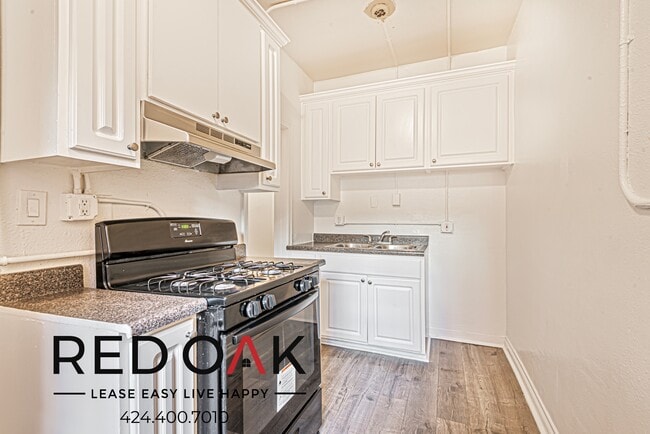 Building Photo - 716 S Berendo St