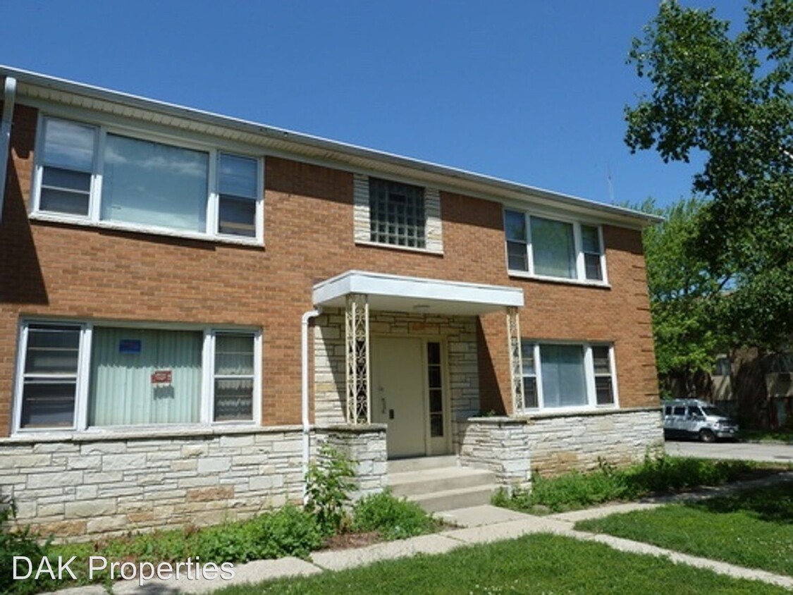 Primary Photo - 1223 E Singer Cir