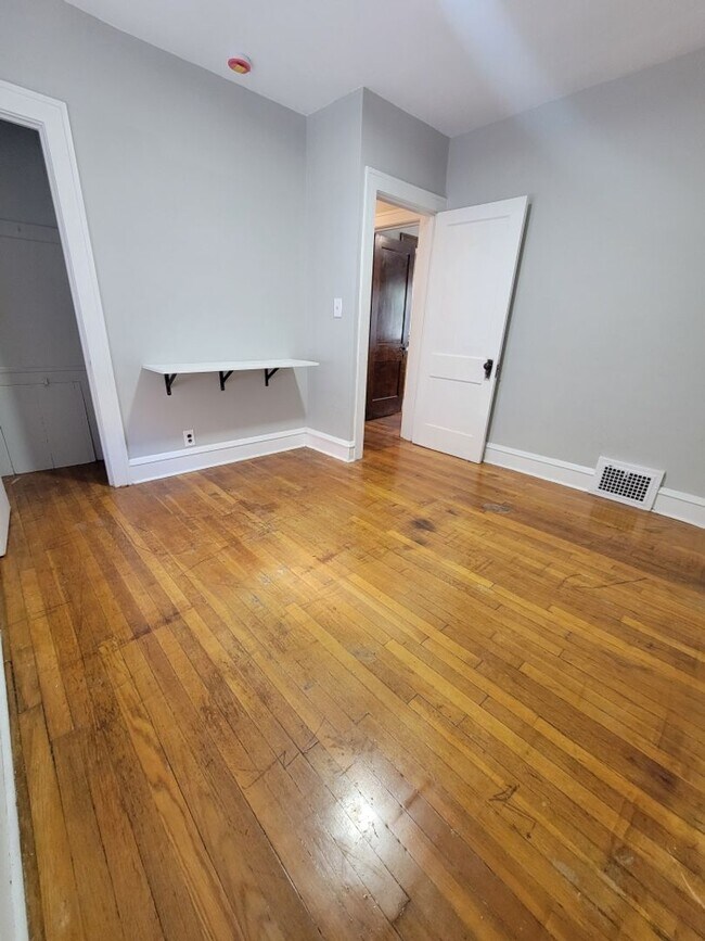 Building Photo - 3705 Cypress Ave