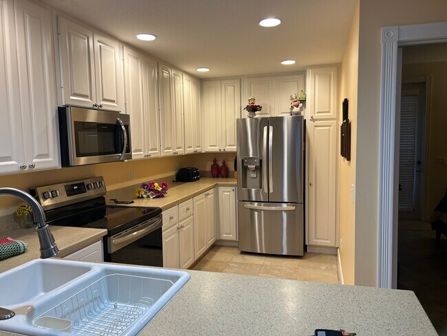 Building Photo - 8044 Josefa Way