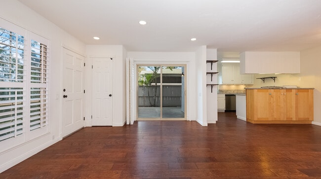 Building Photo - 4362 Vision Dr