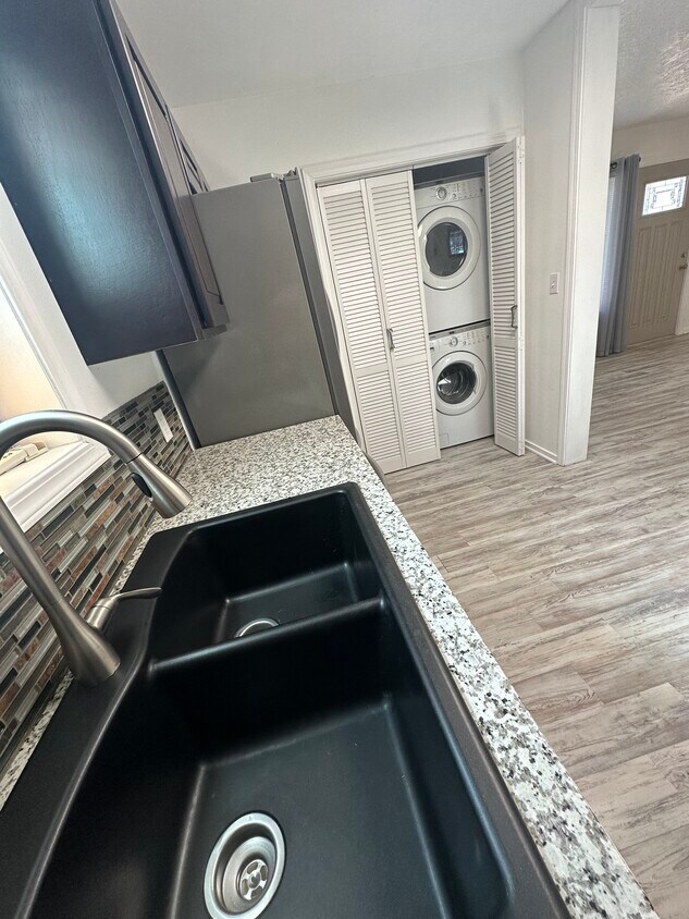 Foto principal - 6150 SE Harney St