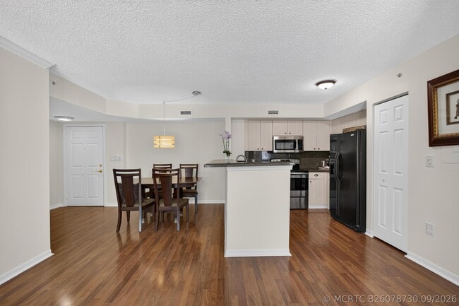Building Photo - 1801 N Flagler Dr