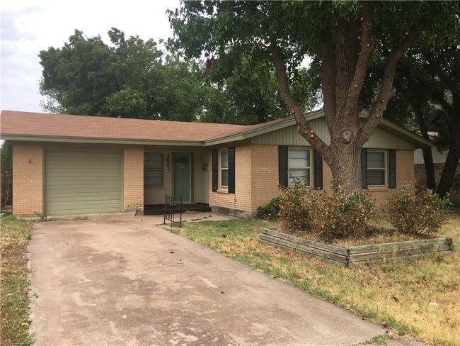 Building Photo - 2652 Rountree Dr