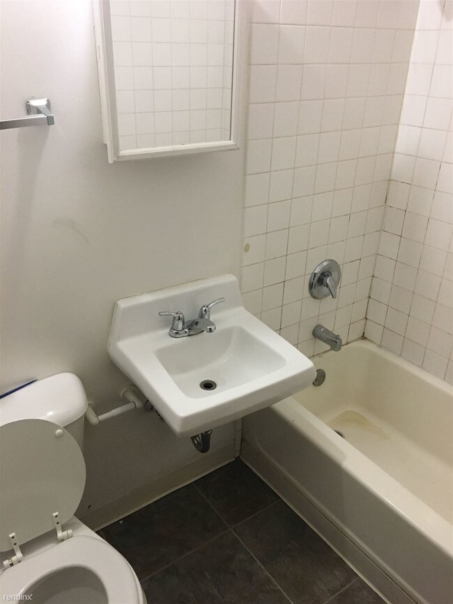 Foto del edificio - 3 br, 1 bath Apartment - Parkview Apartments