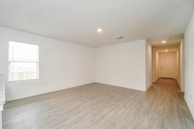 Building Photo - 5943 Sunset Song Ln