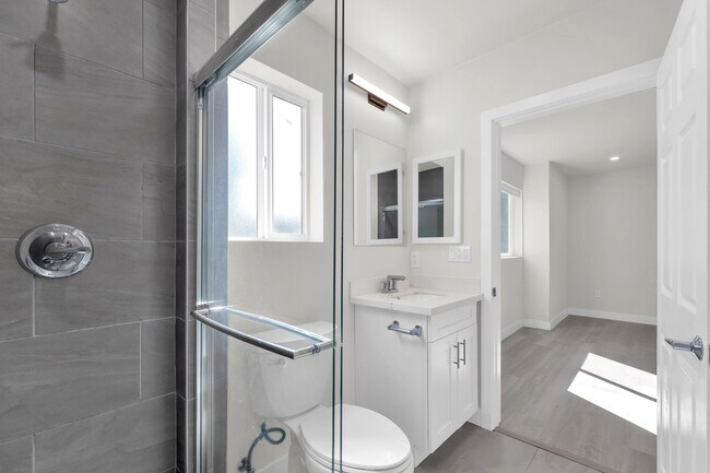 Foto del edificio - 1575 Manning Ave