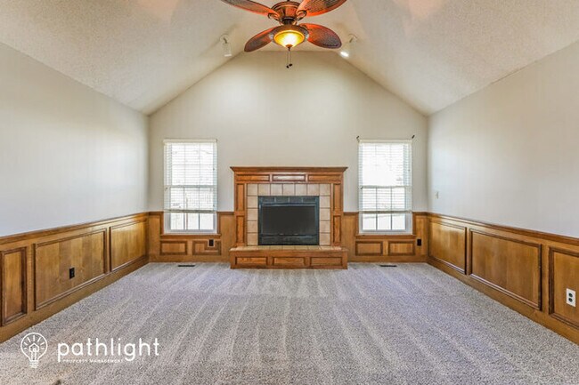 Foto del edificio - 1224 Ne Country Lane, Lee'S Summit, MO, 64086