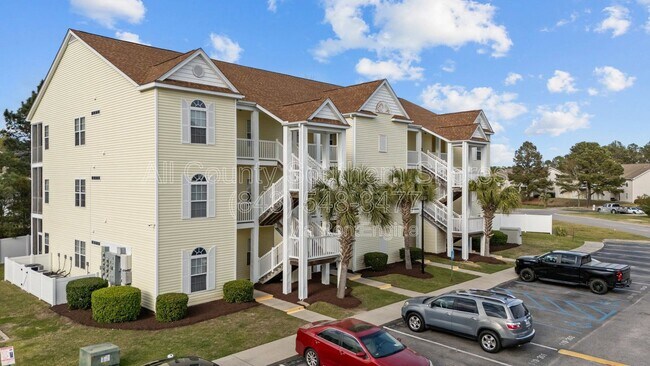 Foto del edificio - 119 Fountain Pointe Ln