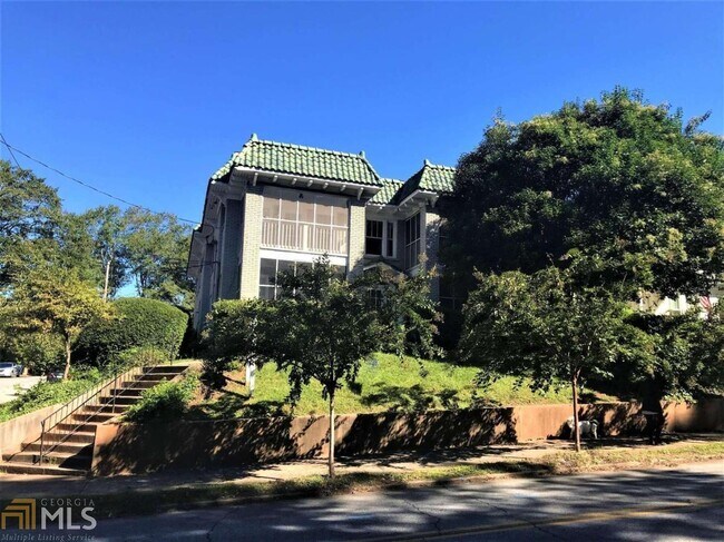 Foto del edificio - 1706 McLendon Ave NE