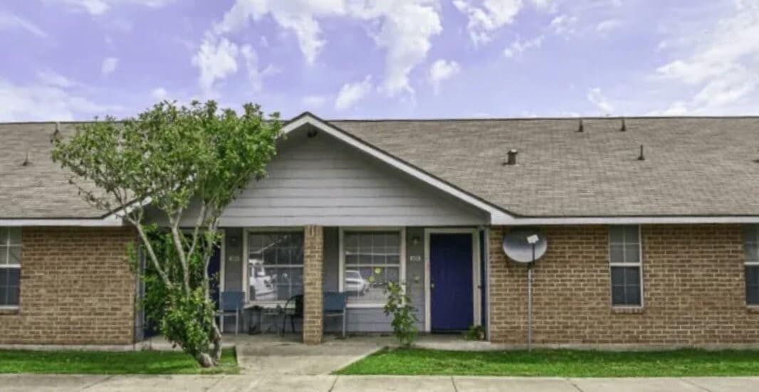 Building Photo - 100 Justin Wy