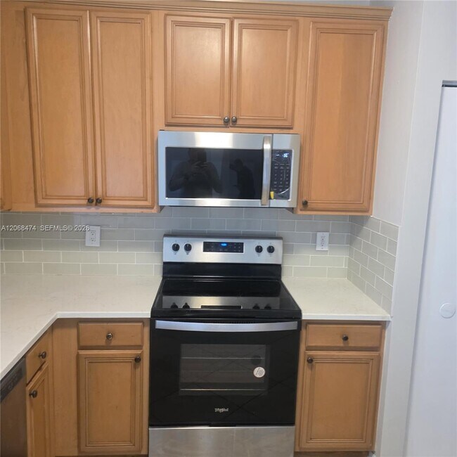 Foto del edificio - 4730 Lago Vista Dr