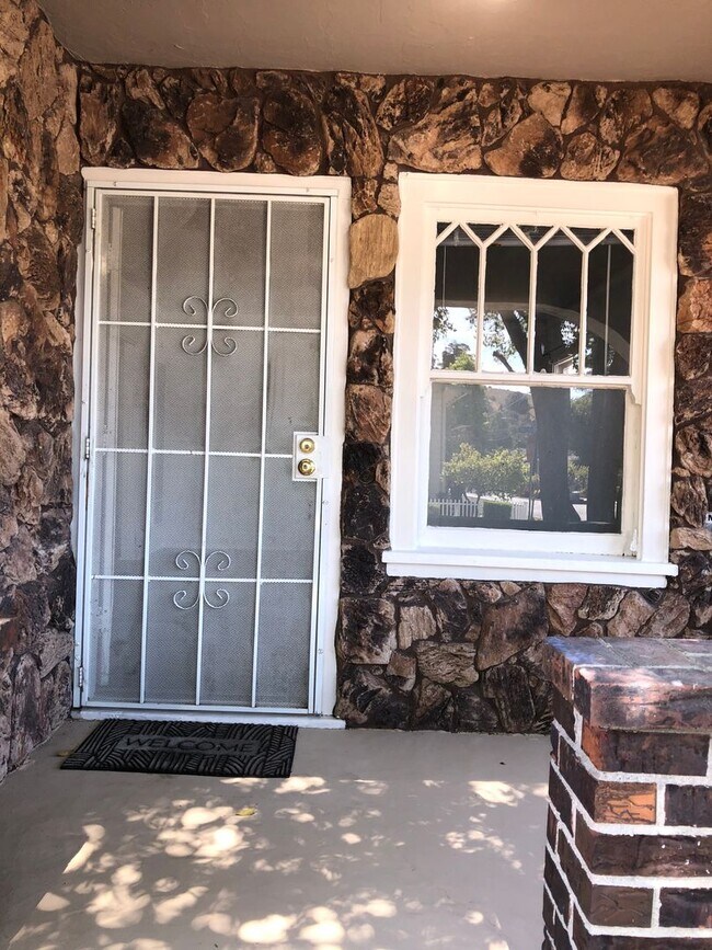 Foto del edificio - Quaint 2 BR/1BA House near downtown Martin...