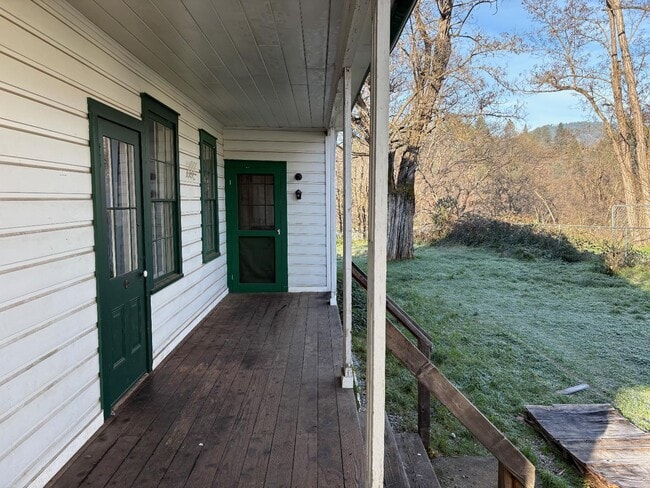 Building Photo - 260 Mill St