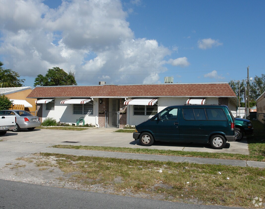 18 SW 12th St, Dania Beach, FL 33004 Apartments in Dania Beach, FL