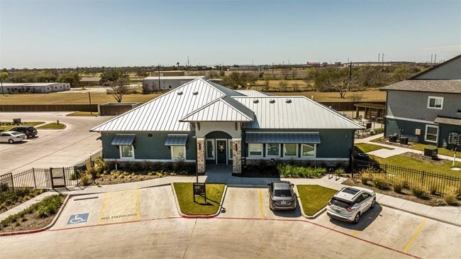 Building Photo - 4702 Old Brownsville Rd