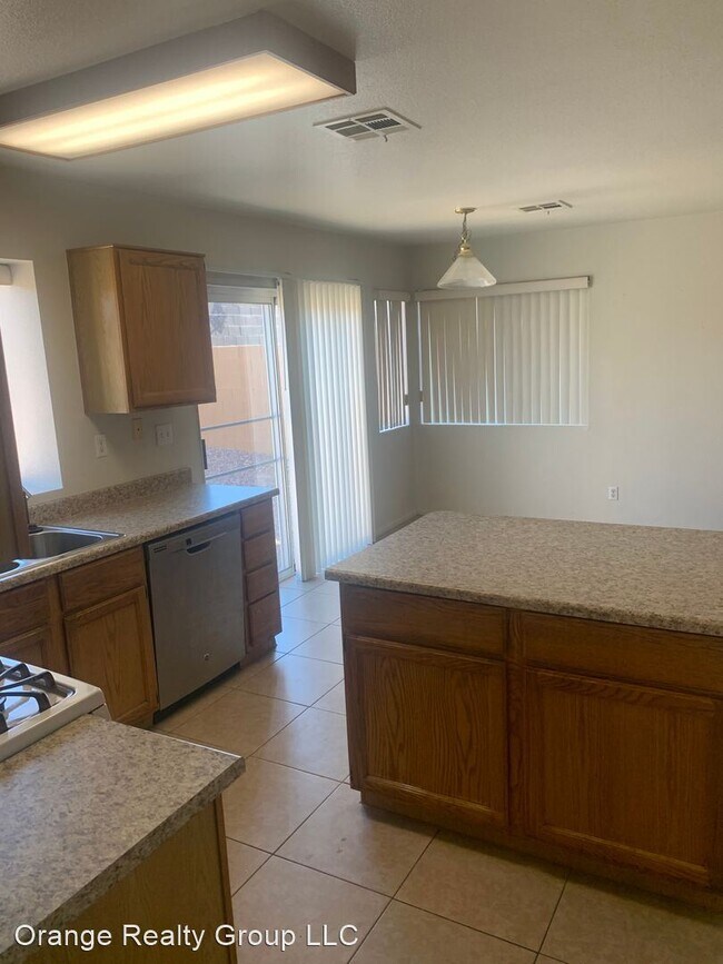 Building Photo - 5 br, 3.5 bath House - 7317 Sunspot Drive