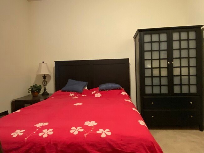 Foto del edificio - 465 Luciana Dr