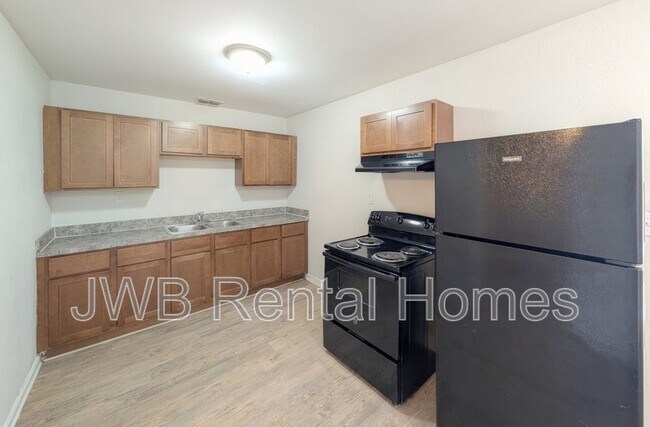 Foto del edificio - 4621 Suray Ave