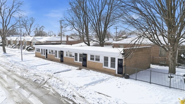 Building Photo - 12300 S Elizabeth St