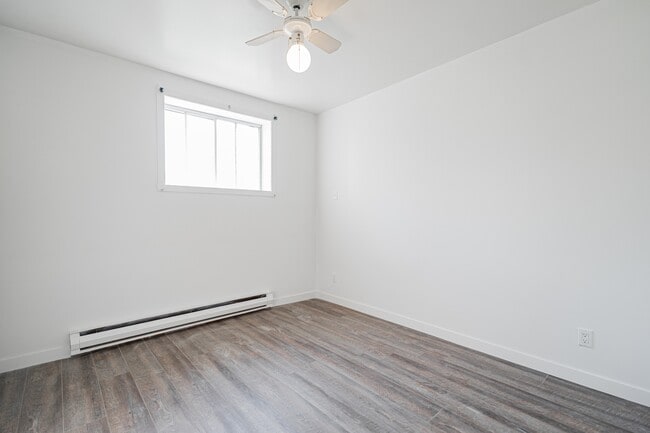 Photo du bâtiment - 281-17e 17e Avenue N