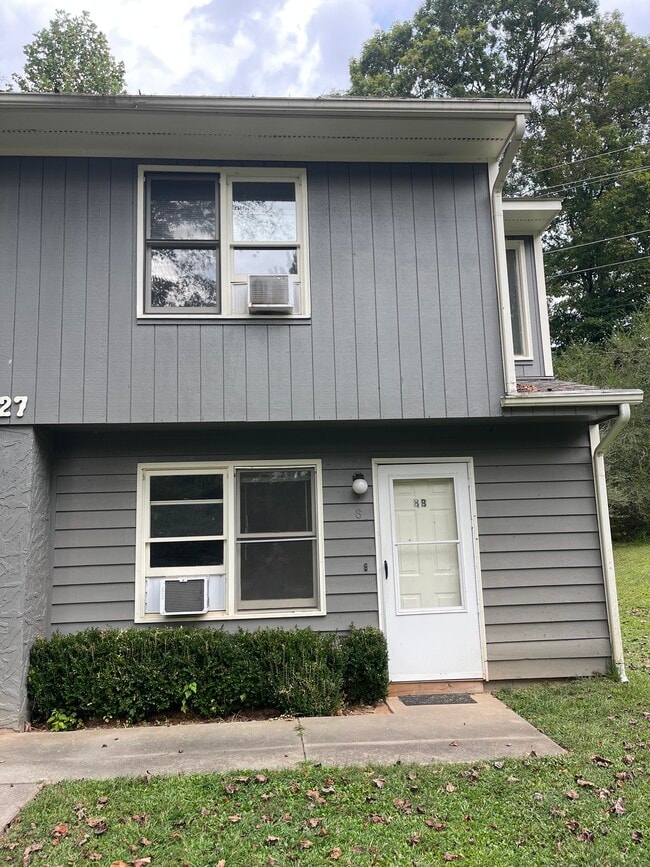 Building Photo - 27 E Raccoon Rdg