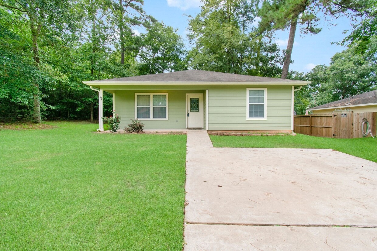 Foto principal - 10629 Royal Cavins Dr