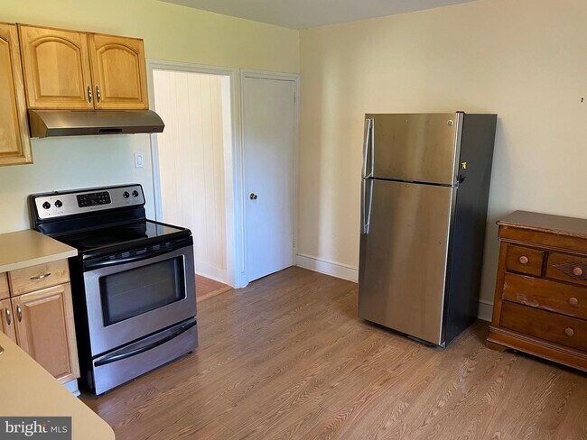 Foto del edificio - 1410 Longford Rd