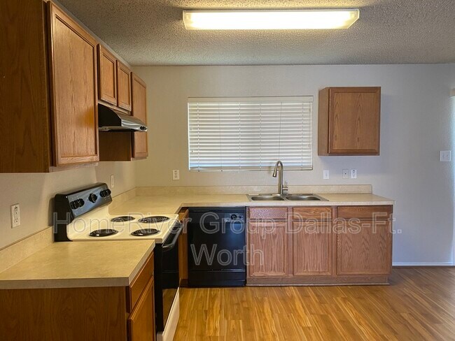 Building Photo - 4840 Trail Hollow Dr