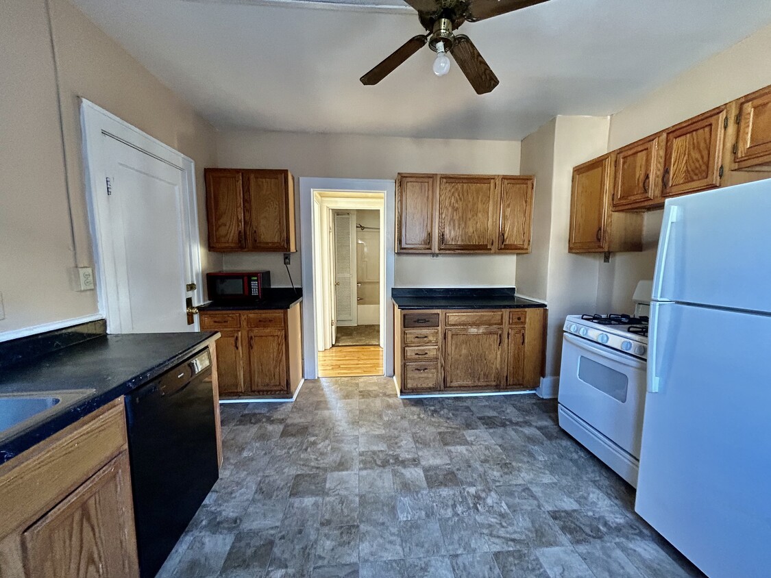 Primary Photo - 109 Hawthorne Ave