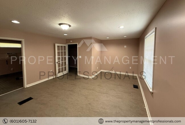 Photo - Corner lot cutie House