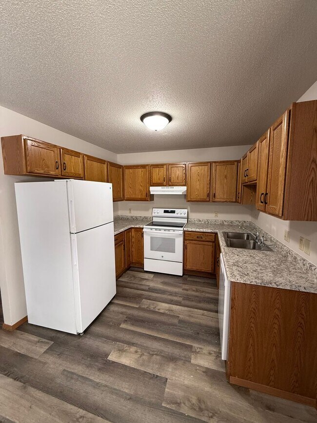 Foto del edificio - 5734 Gables Dr