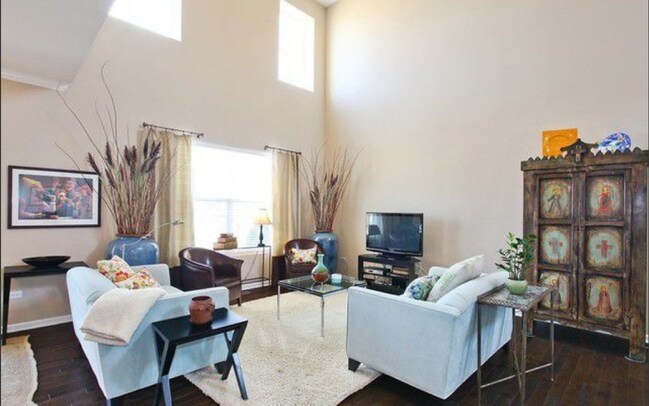 Foto del edificio - 1034 Ravendale Ct