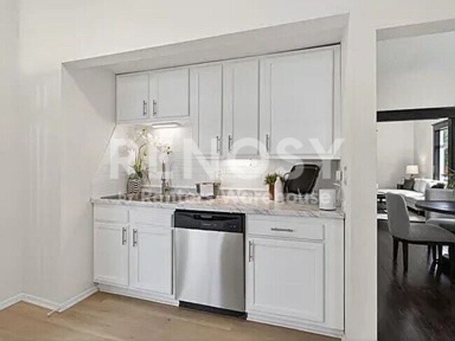 Foto del edificio - 2BD/1BA Duplex in Minneapolis Available Now!