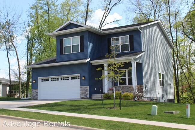 Building Photo - 4 br, 3.5 bath House - 1164 Manitou Trail