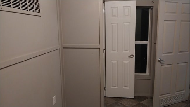 Building Photo - 300 W Rabbit Cove Rd