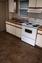 Building Photo - 326 2nd Ave NE