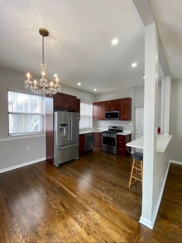 Foto del edificio - 1555 W Rosemont Ave