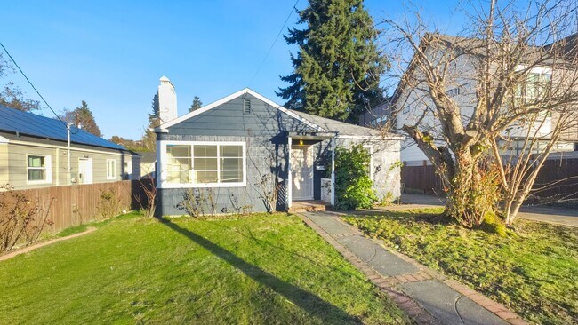 Foto del edificio - Updated West Seattle Two-Bedroom Home