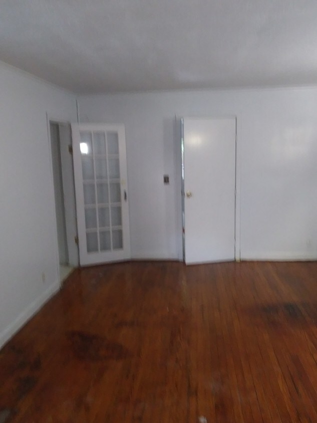1st floor Rear - 215 Parsons Dr