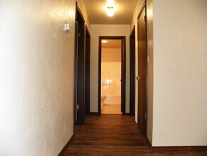 Building Photo - 1209 Whispering Glen St