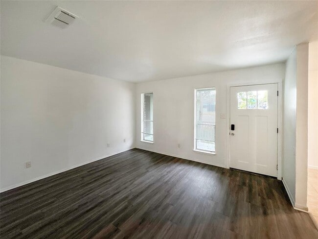 Building Photo - 2017 Greenbrook Pkwy