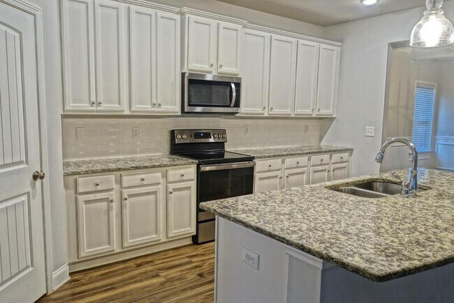 Foto del edificio - 4216 Textile Ln