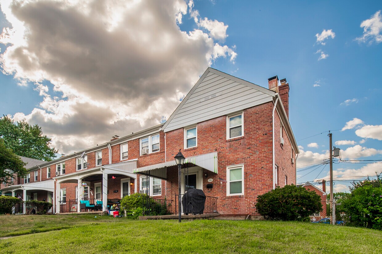 Primary Photo - 710 Edmondson Ave