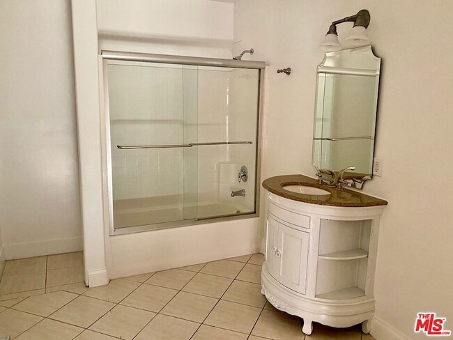 Foto del edificio - 726 S Santa Fe Ave